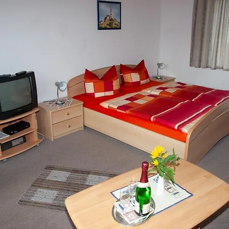 Doppelzimmer-mit-gemeinschaftsbad-fuer-2-personen-auf-ruegen-h4zi4 Penzion Rappin